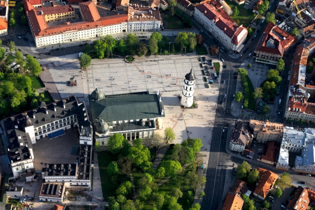 KALĖDINĖ AKCIJA: Skrydis oro balionu Vilniuje nuo 125 €